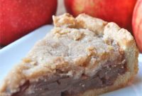 Easy and Delicious Apple Crumble Pie